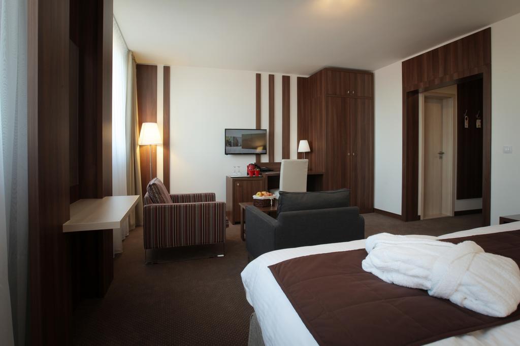 Hotel Metropol Spišská Nová Ves Quarto foto